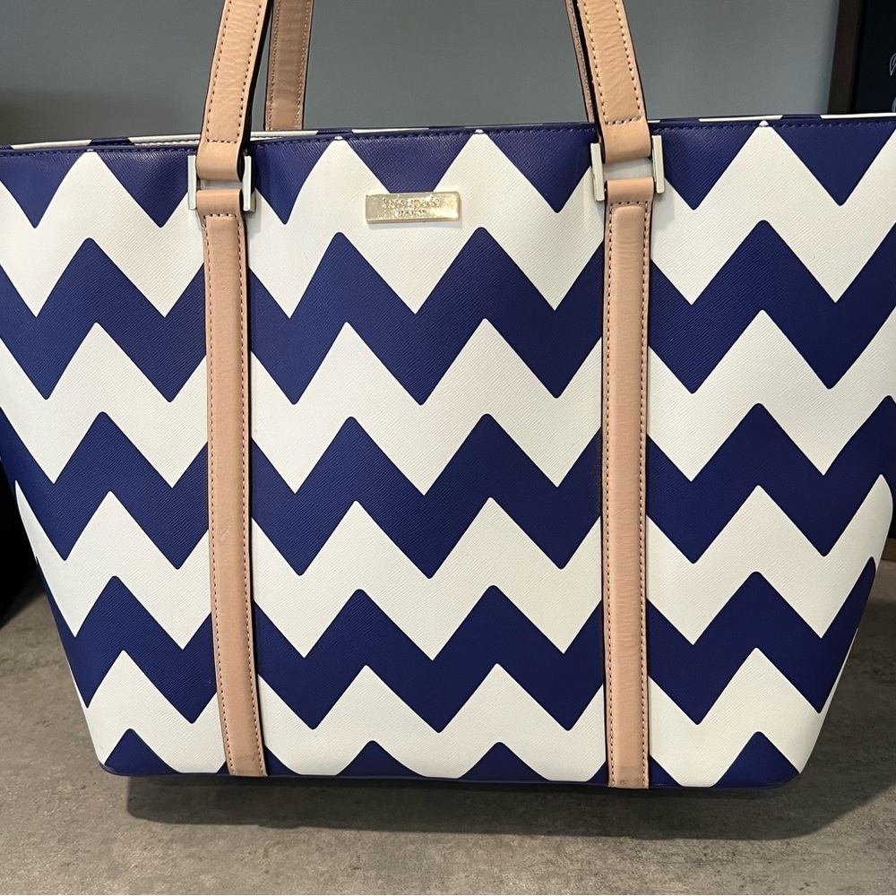 Kate Spade Large Harmony South of the Border Tote in Navy/White! - Picture 3 of 11